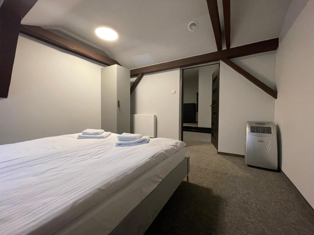 Hotel Red Ostrowiec Świętokrzyski Εξωτερικό φωτογραφία