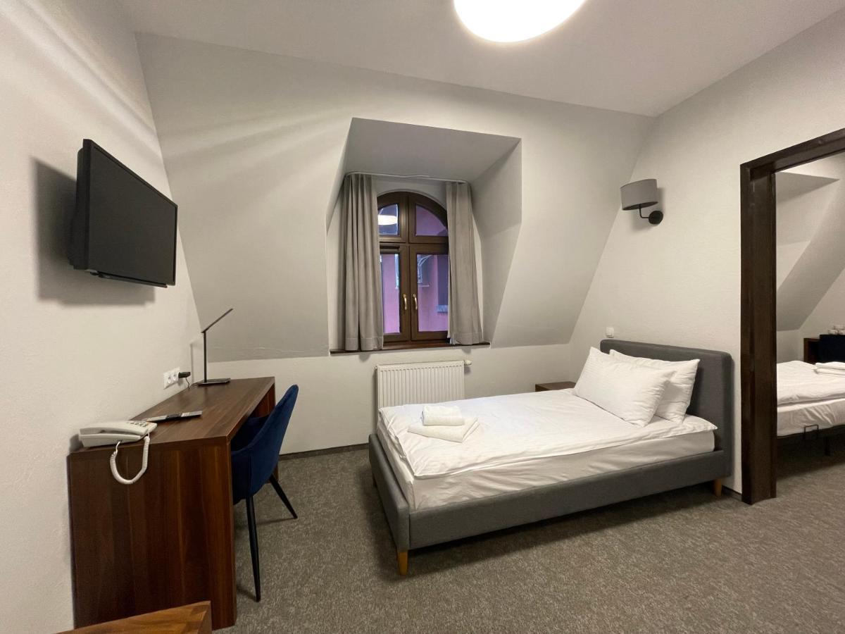 Hotel Red Ostrowiec Świętokrzyski Εξωτερικό φωτογραφία