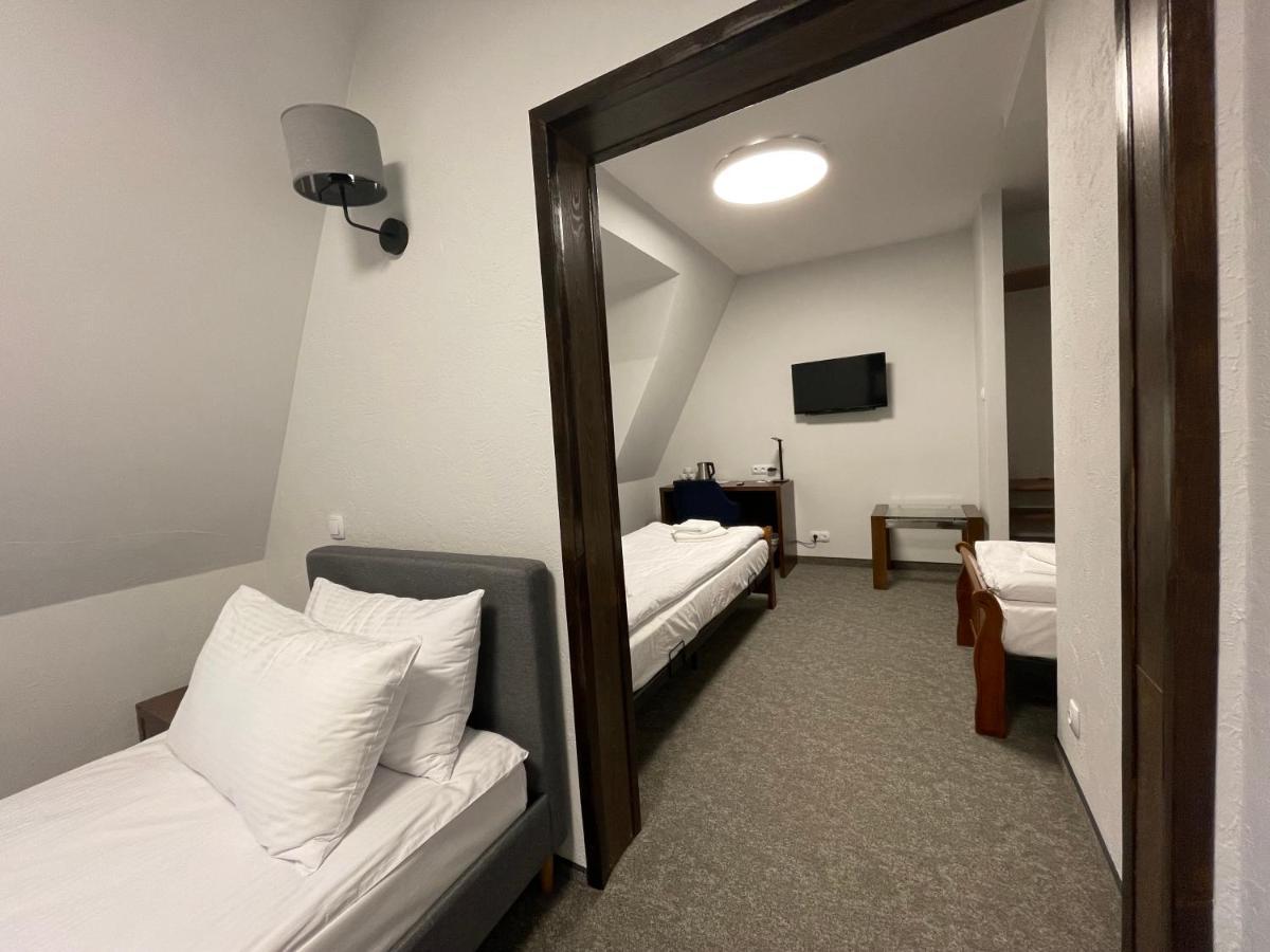 Hotel Red Ostrowiec Świętokrzyski Εξωτερικό φωτογραφία