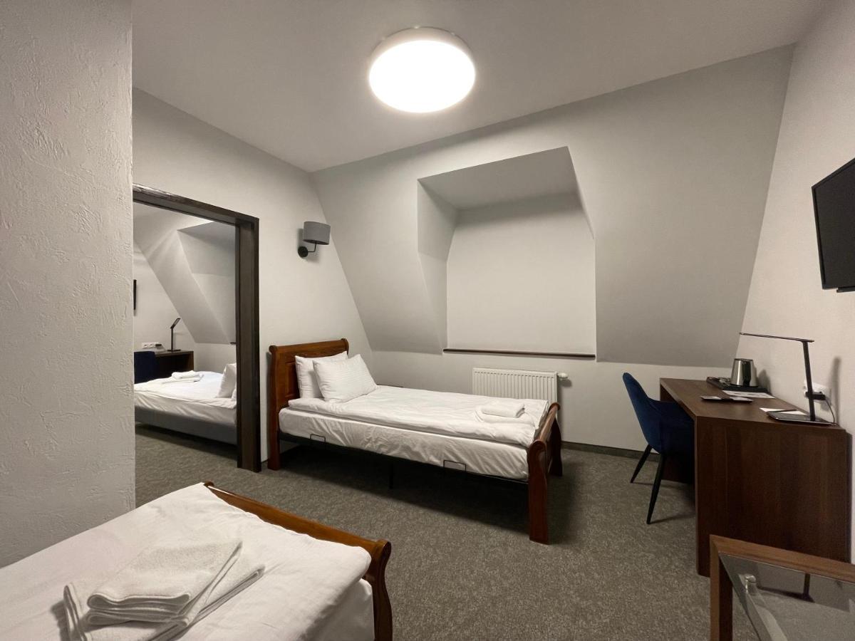 Hotel Red Ostrowiec Świętokrzyski Εξωτερικό φωτογραφία