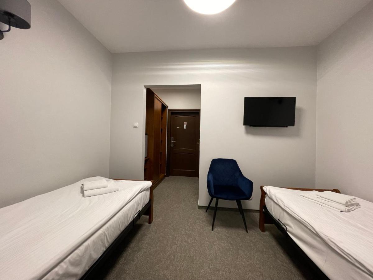 Hotel Red Ostrowiec Świętokrzyski Εξωτερικό φωτογραφία