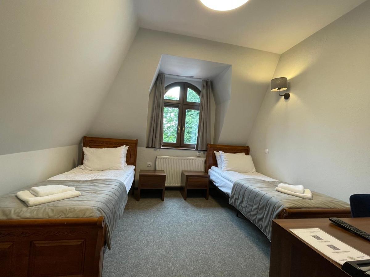 Hotel Red Ostrowiec Świętokrzyski Εξωτερικό φωτογραφία