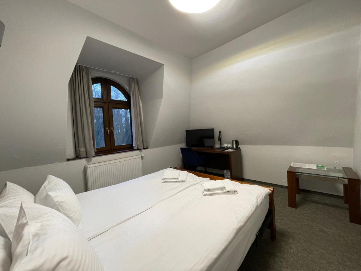 Hotel Red Ostrowiec Świętokrzyski Εξωτερικό φωτογραφία